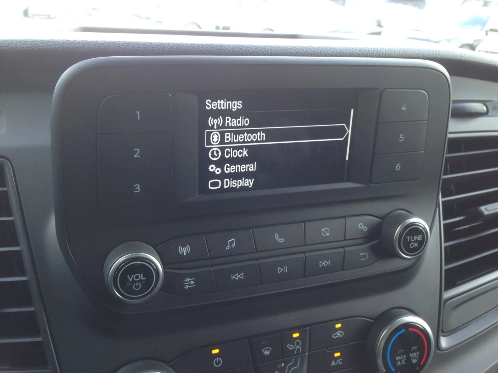Used 2020 Oxford White Ford w/ rearCam image 48