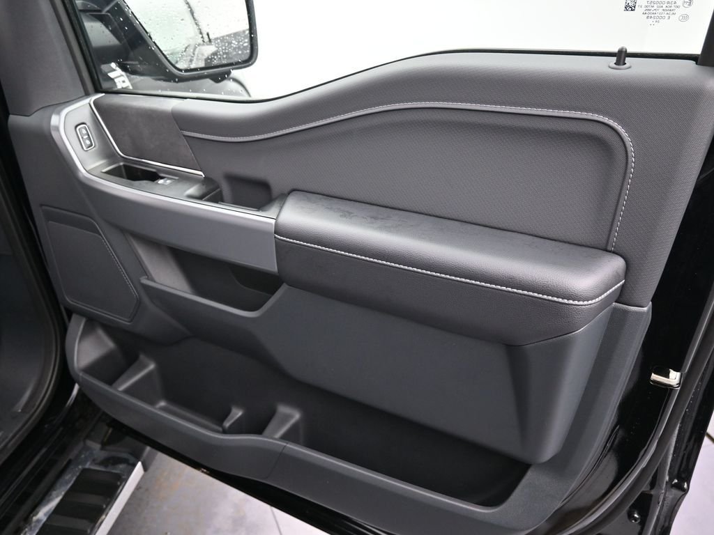 2025 Ford F-150 XLT - Photo 24