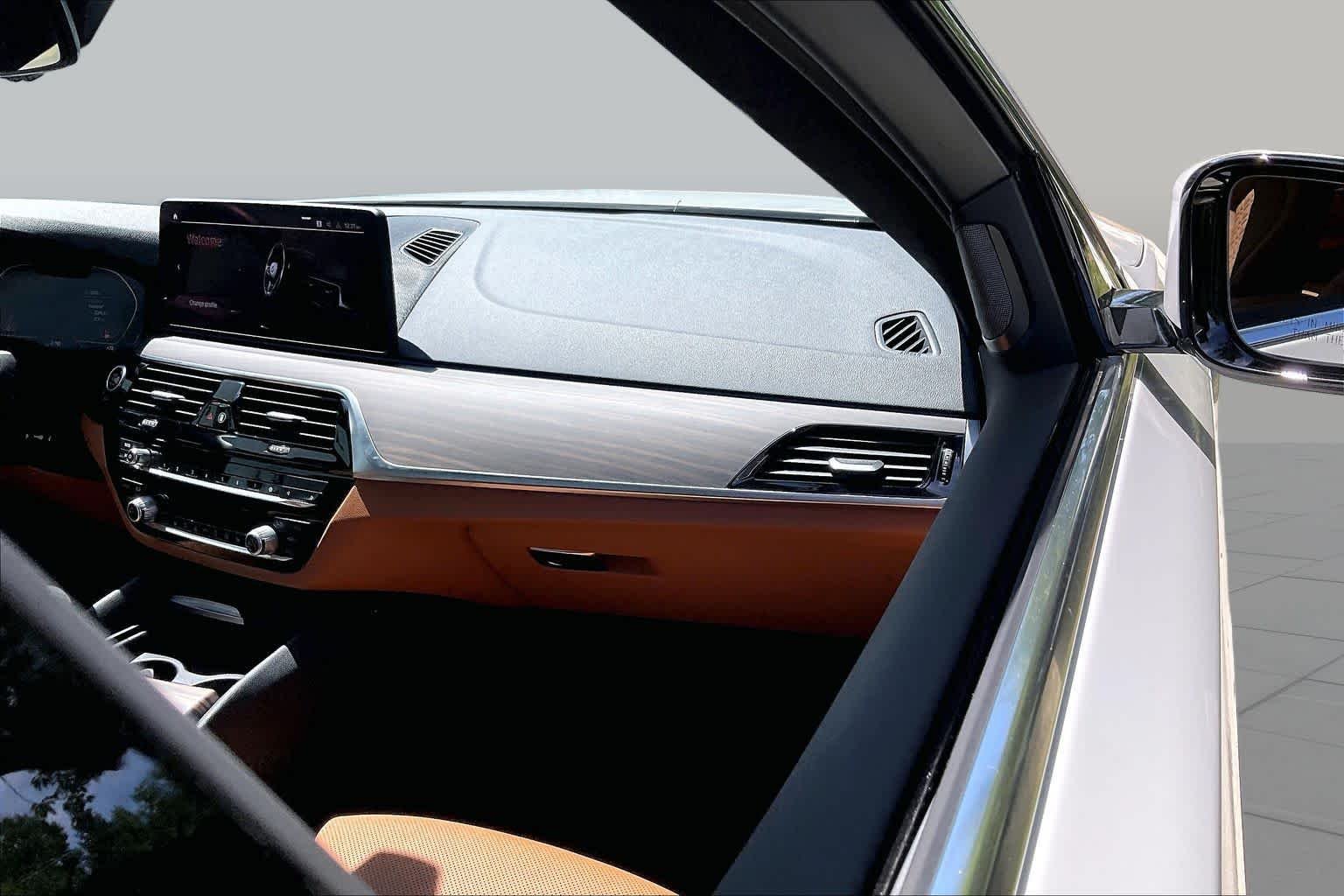 Used 2023 Alpine White BMW 530i xDrive image 18