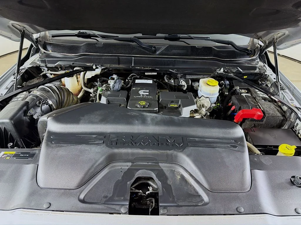 Used 2022  Ram Laramie image 27