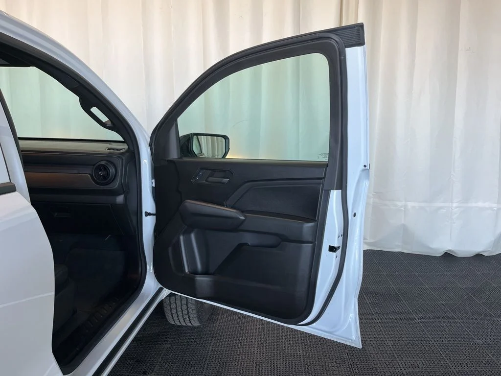 Used 2024 White Chevrolet Trail Boss image 18
