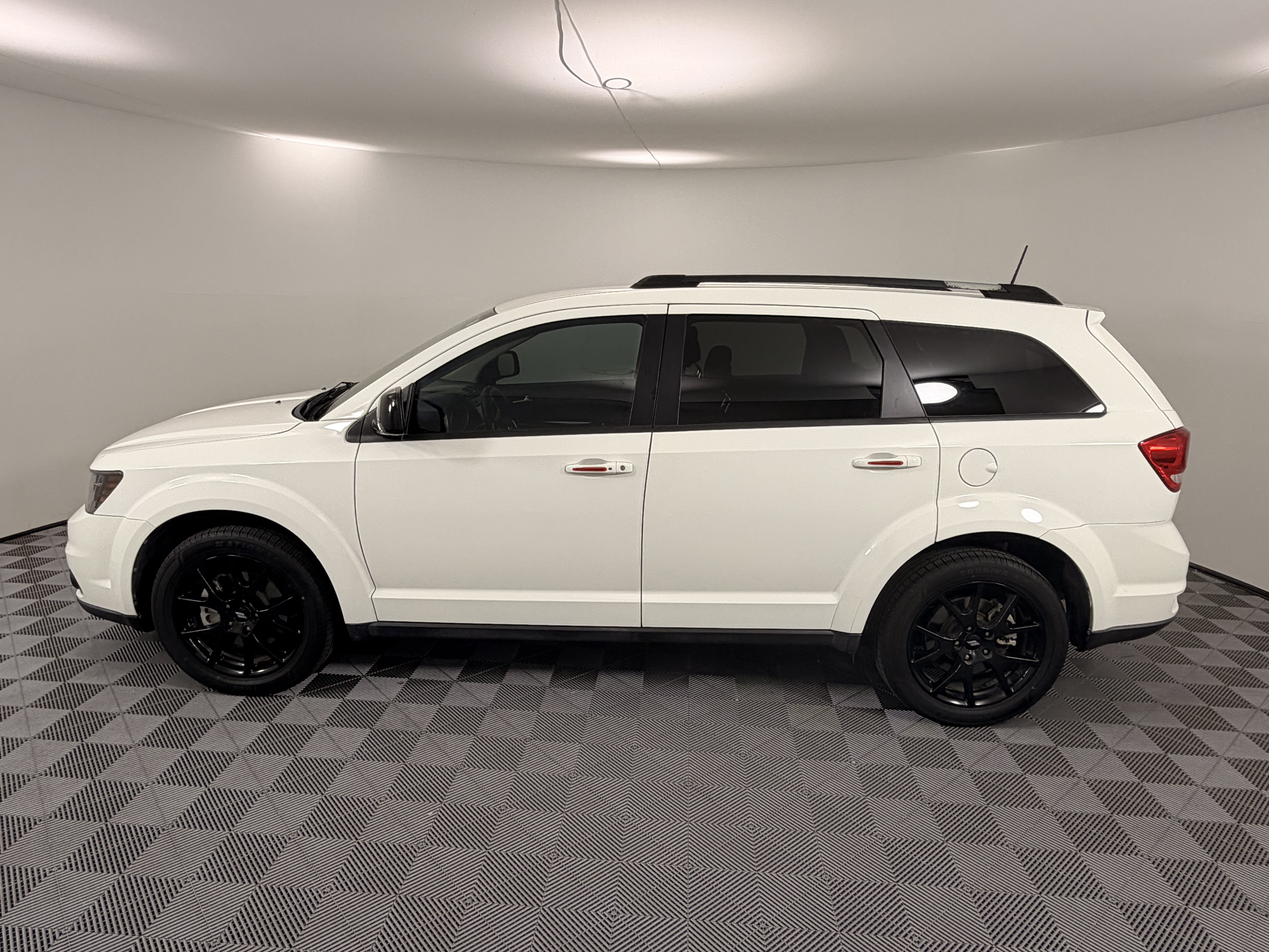 Used 2019 Dodge Journey SE with VIN 3C4PDCBB4KT719079 for sale in Queen Creek, AZ