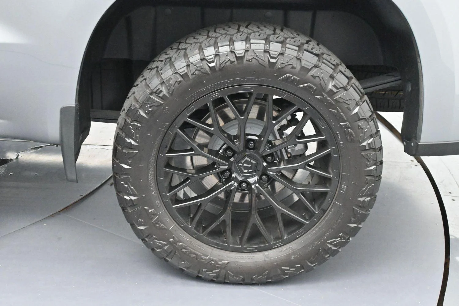 Used 2025 Sterling Gray Metallic Chevrolet LT image 35