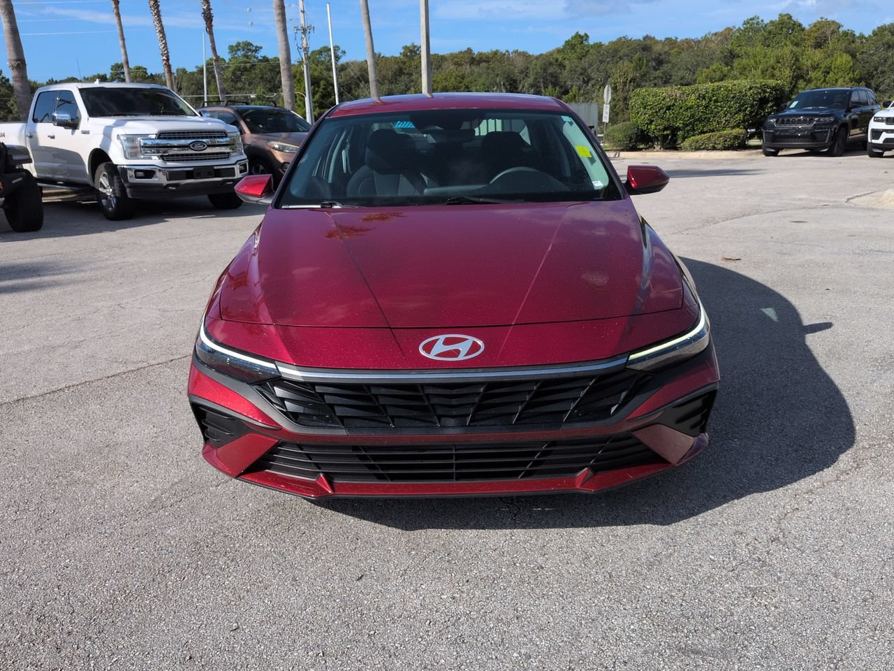 Used 2025 Red Hyundai SE image 9