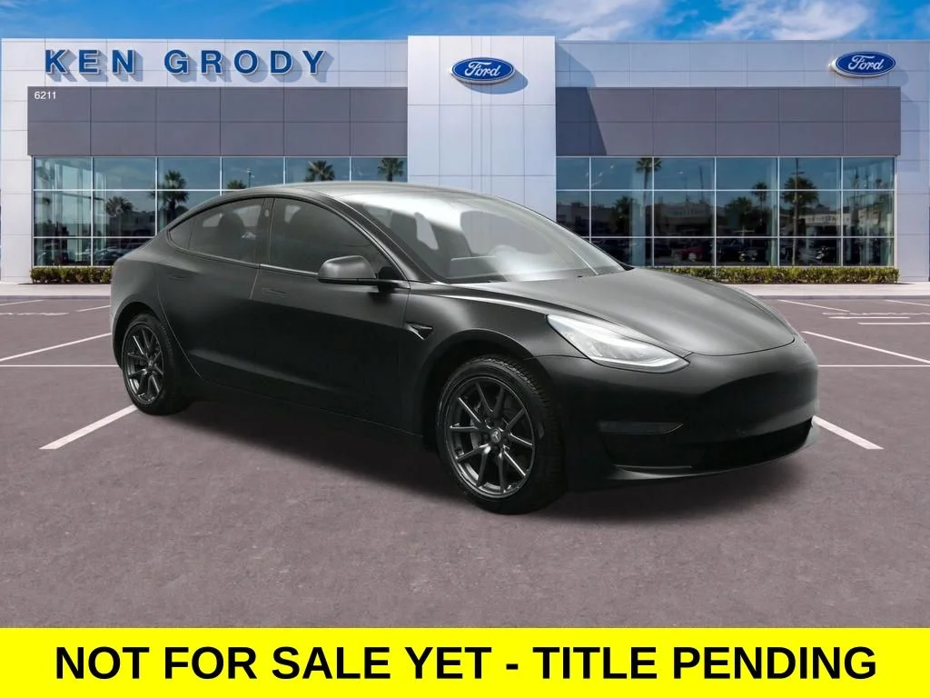 2019 Tesla Model 3 Standard Range Plus's photo