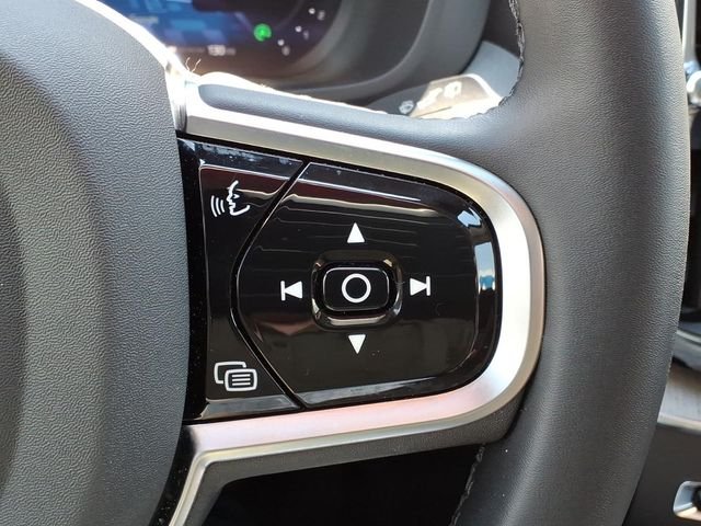 2025 Volvo XC60 Plus - Photo 16