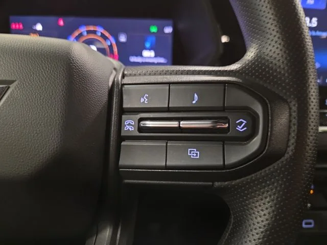 Used 2024  Chevrolet Trail Boss image 20