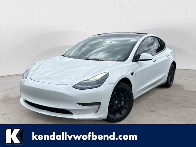 Used 2022 White Tesla Long Range image 1