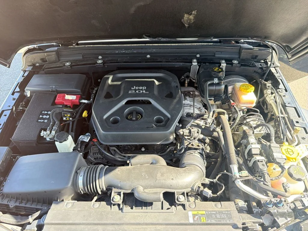 Used 2020 Black Jeep Sport S image 17
