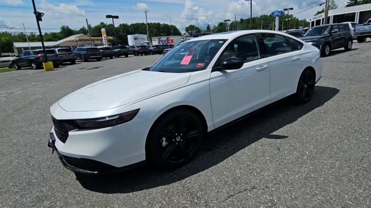Used 2025 Platinum White Pearl Honda Sport-L image 5