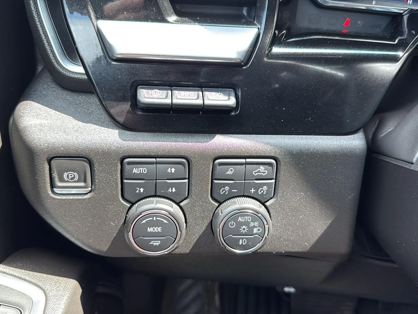 Used 2022 Summit White Chevrolet LTZ image 26