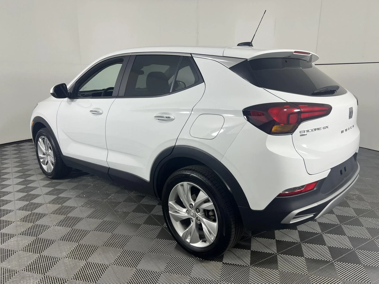 Used 2026 Summit White Buick Preferred image 8