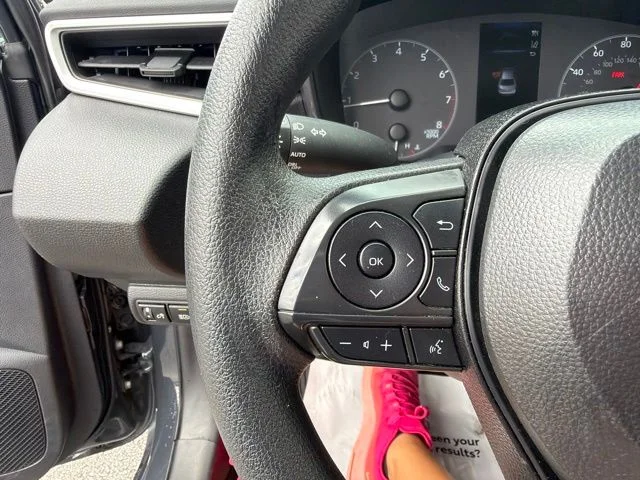 Used 2025  Toyota LE image 36