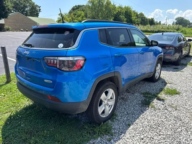 Used 2022 Blue Jeep Latitude image 4
