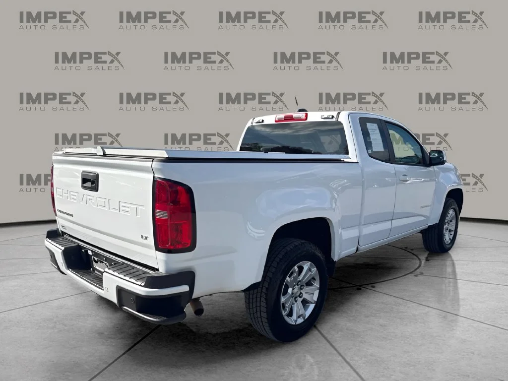 Used 2022 White Chevrolet LT image 5