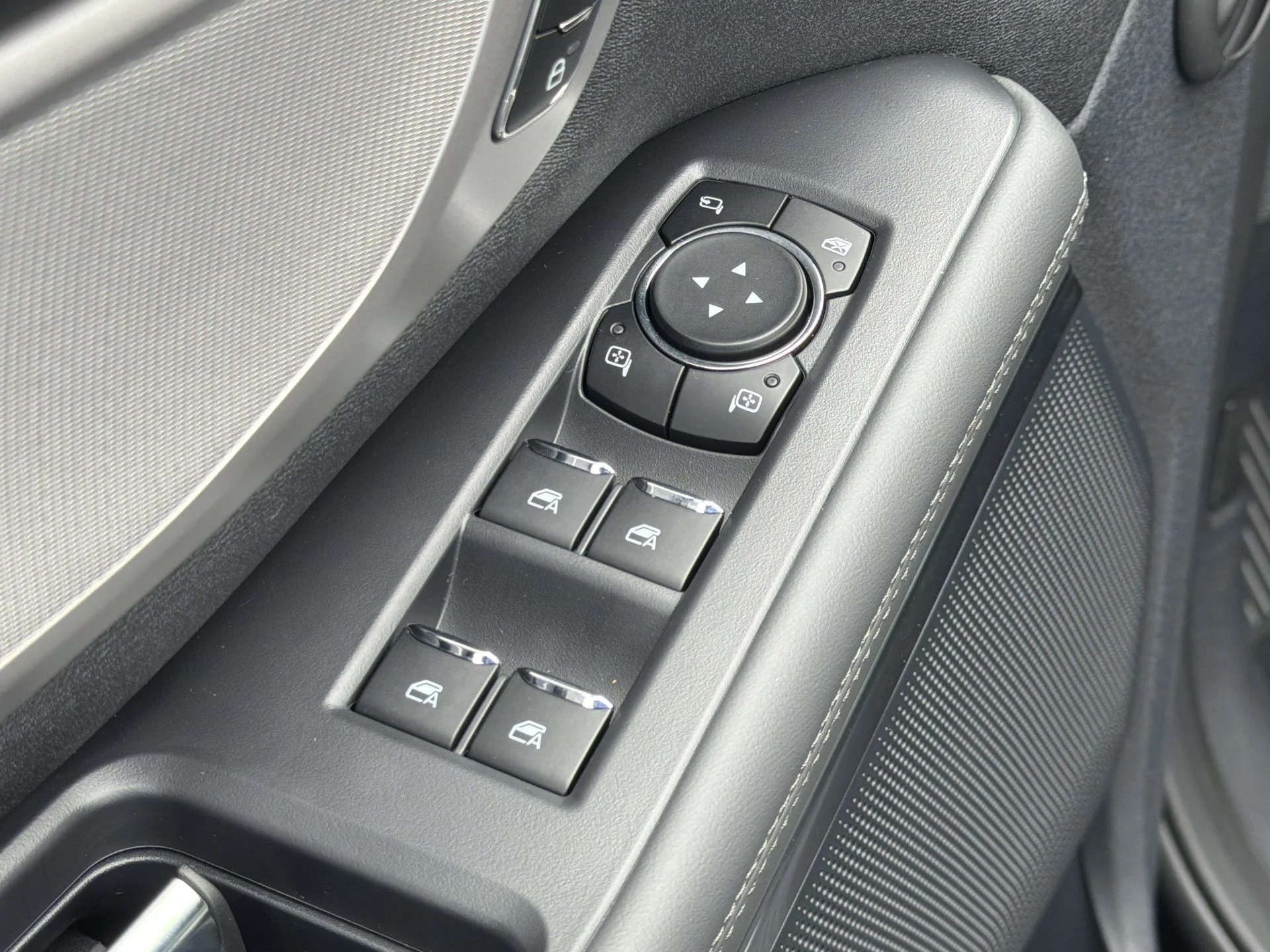 New 2026 Agate Black Metallic Ford MAX Active image 18