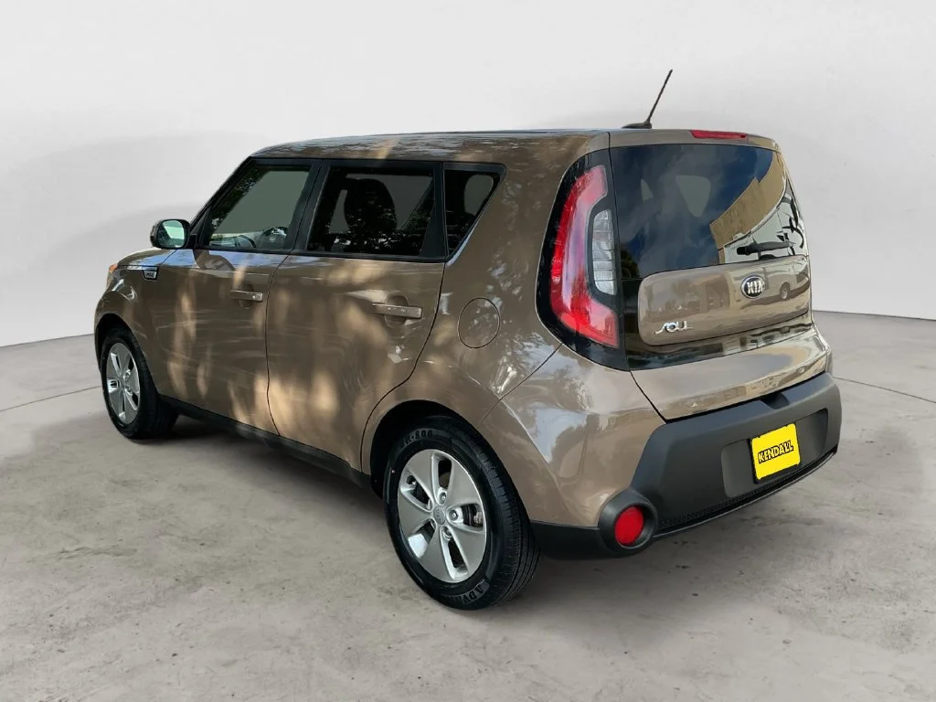 Used 2015 Brown Kia Base image 11
