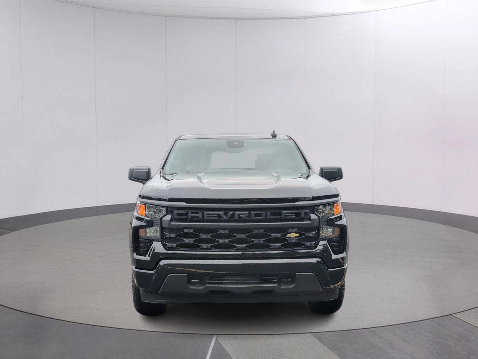 Used 2025 Black Chevrolet Custom image 9