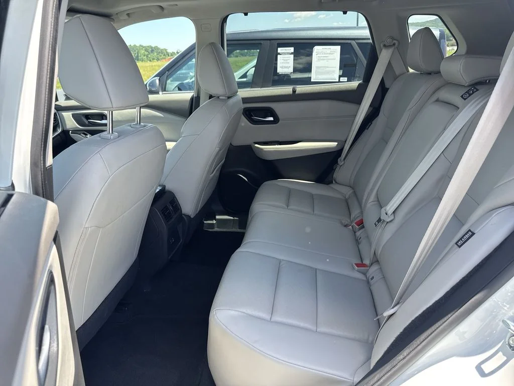 Used 2023 White Nissan SV image 22