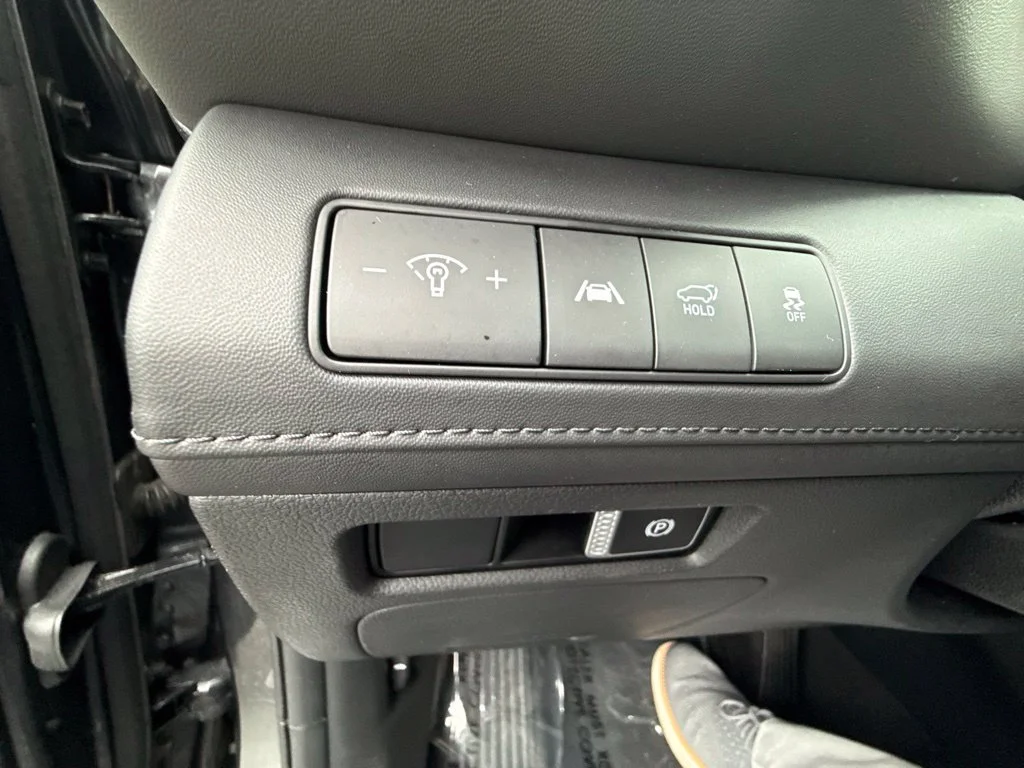 Used 2023 Gray Hyundai SEL image 19