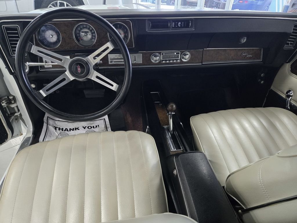 Used 1970 White Oldsmobile Convertible image 10