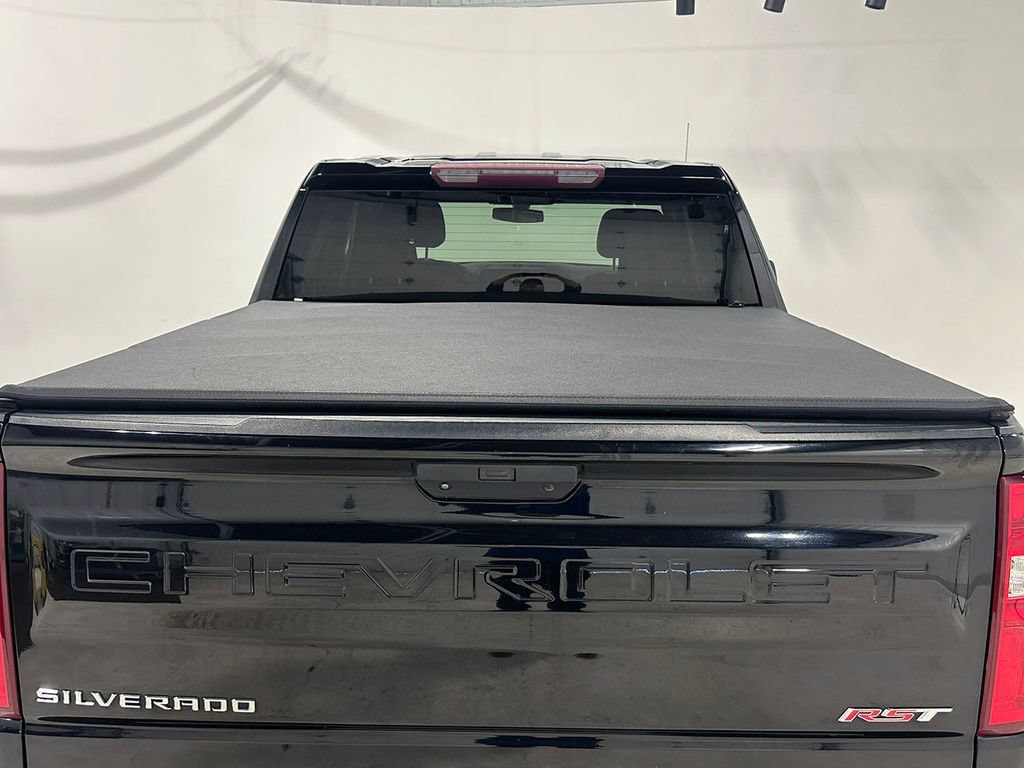 Used 2019 BLACK Chevrolet RST image 5
