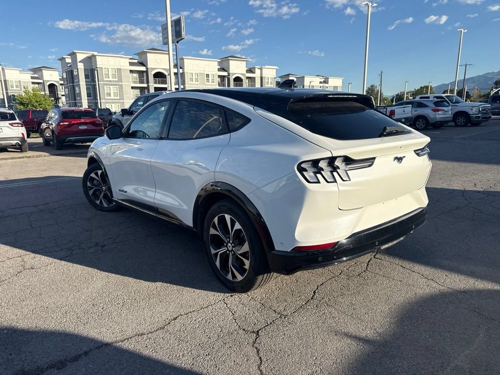 Used 2023 White Metallic Ford Premium image 10