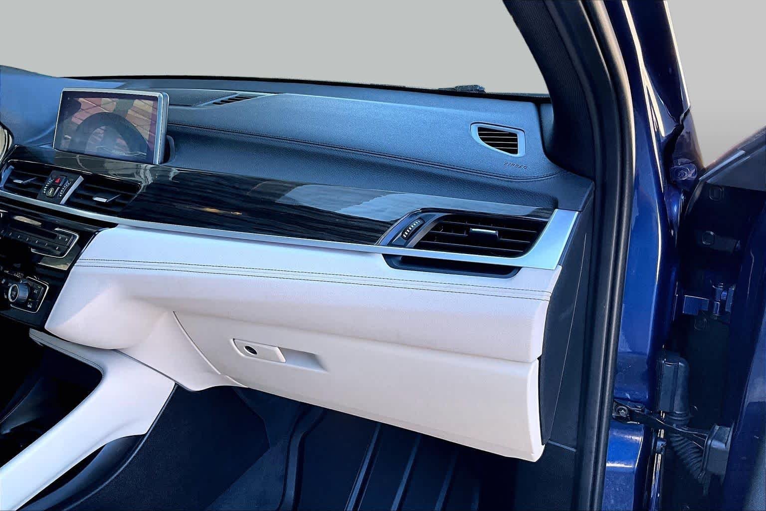 Used 2019 Mediterranean Blue Metallic BMW xDrive28i image 19