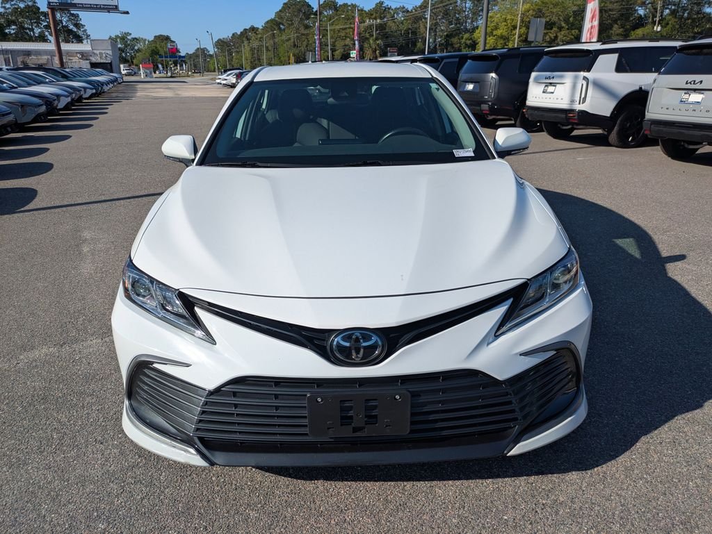 Used 2024 White Toyota LE image 9
