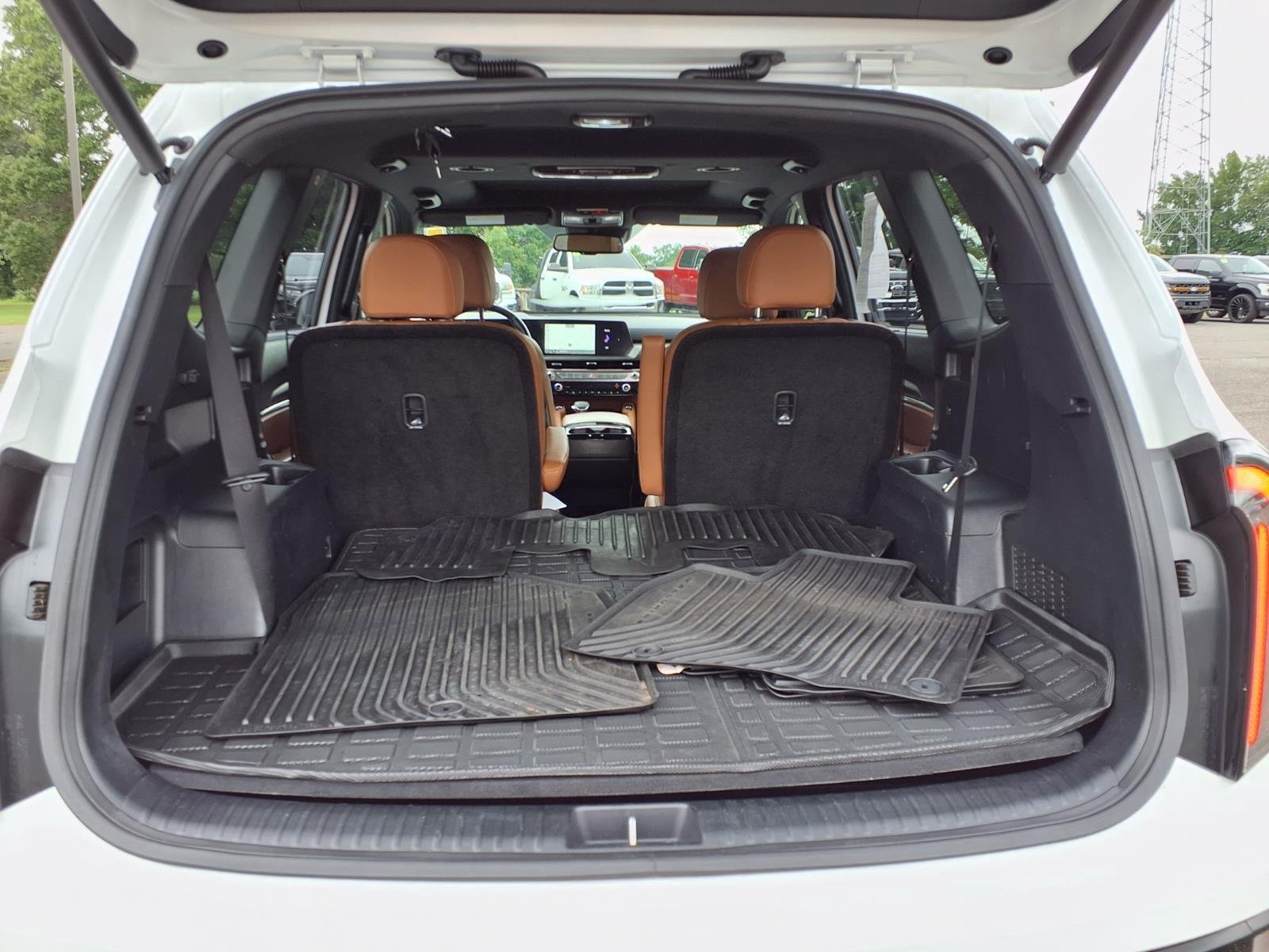 Used 2025 Glacial White Pearl Kia EX X-Line image 32