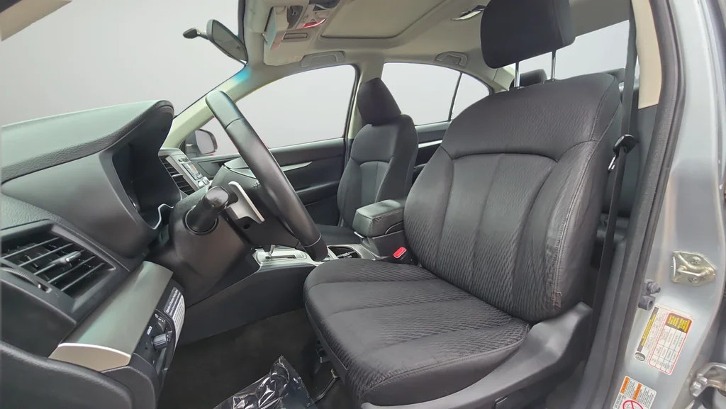 Used 2012  Subaru 2.5i image 10
