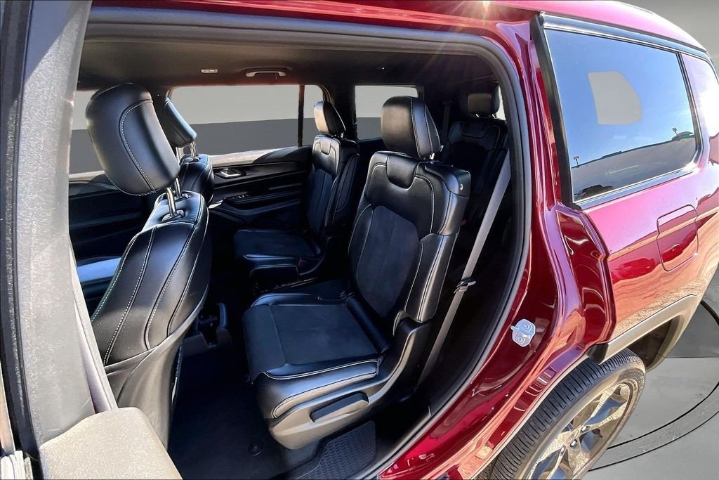 Used 2025 Red Jeep Altitude image 26
