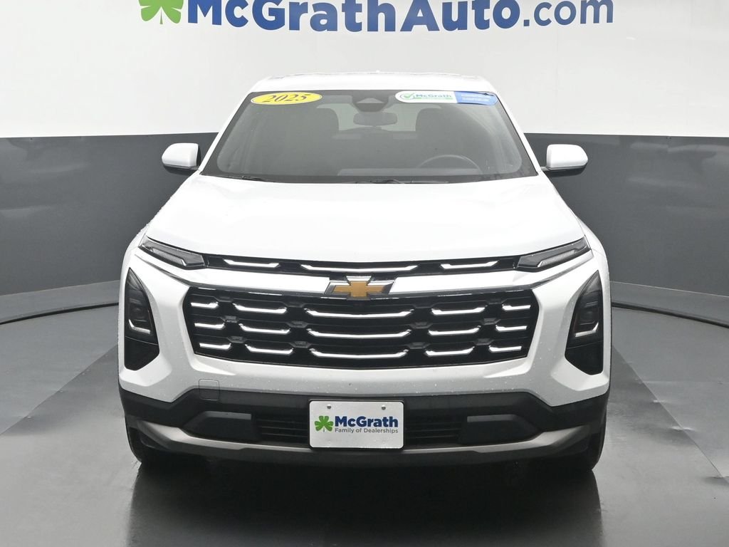 Used 2025 White Chevrolet LT image 6