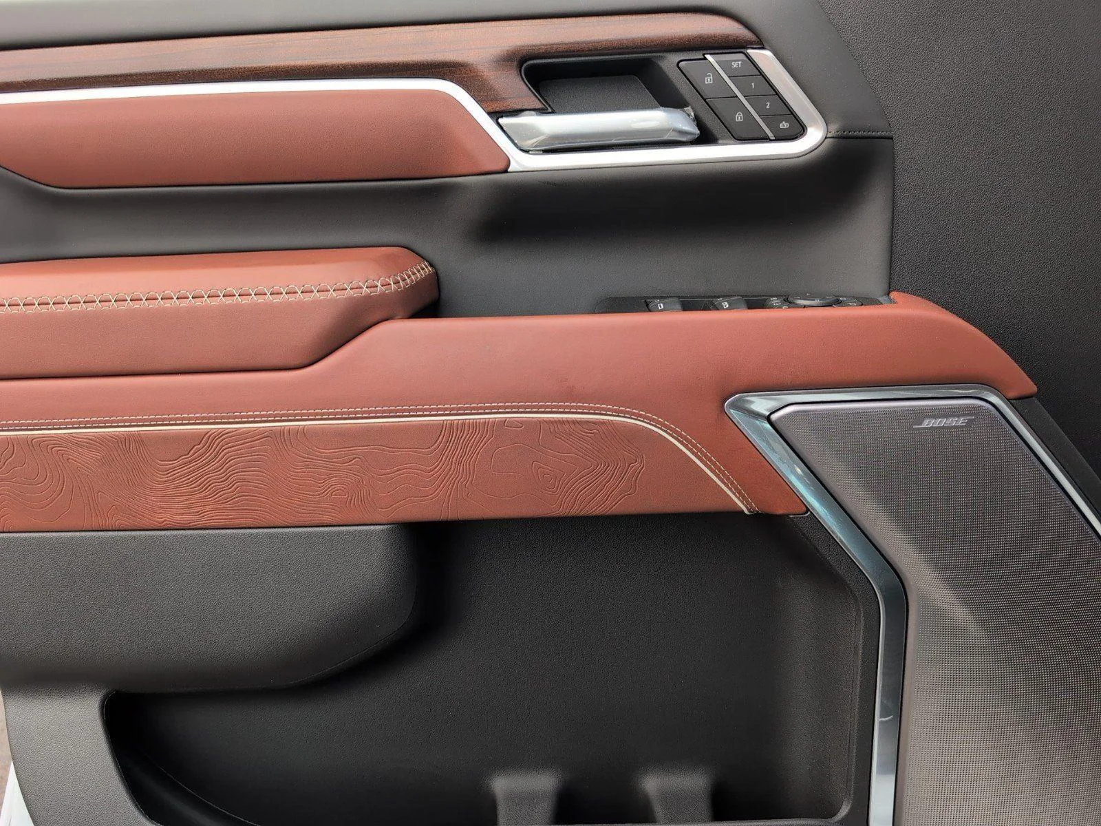 New 2026 Glacier White Tricoat GMC Denali Ultimate image 17