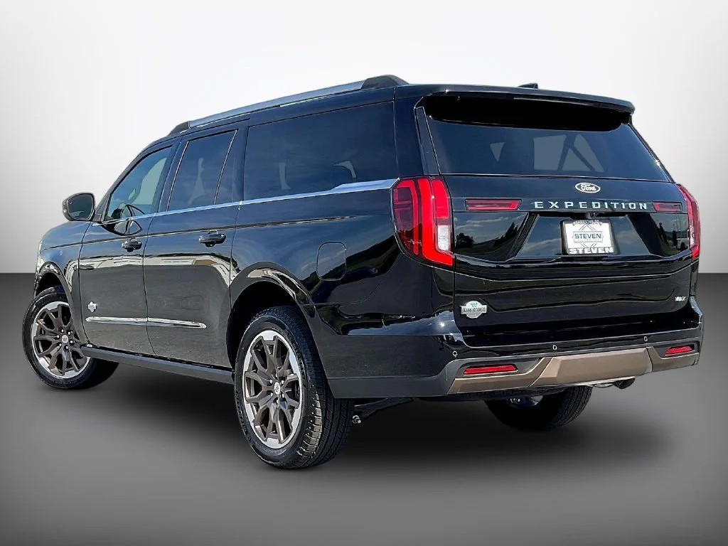 New 2027 Agate Black Metallic Ford MAX King Ranch® image 3