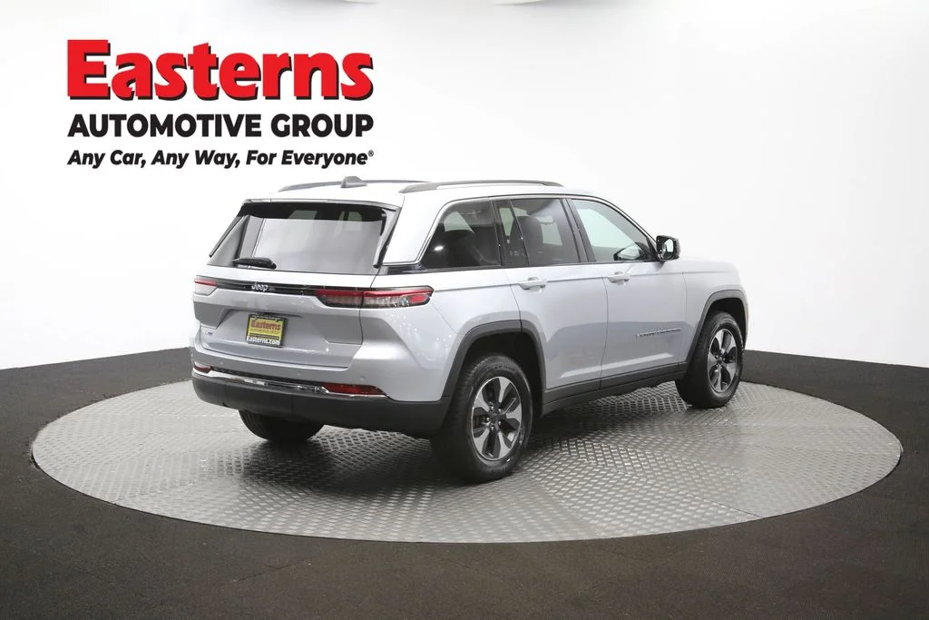 Used 2022 Silver Jeep 4xe image 44