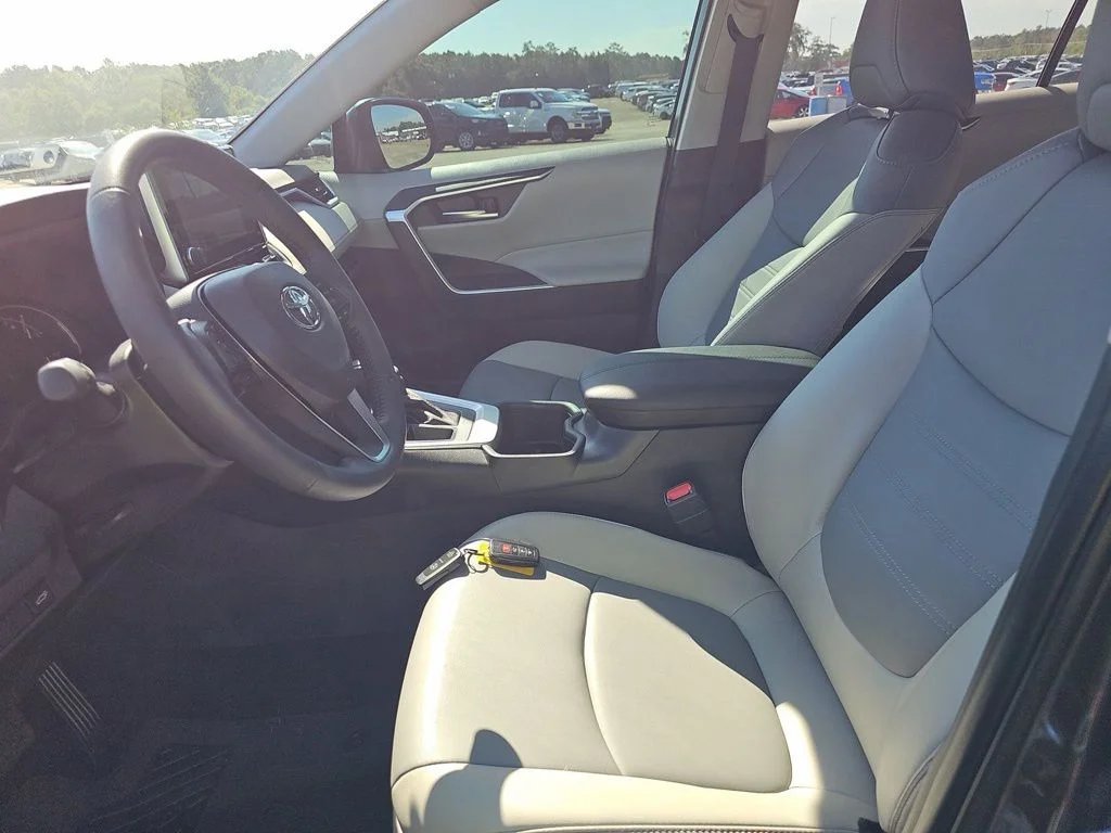 Used 2025 Gray Toyota XLE Premium image 7