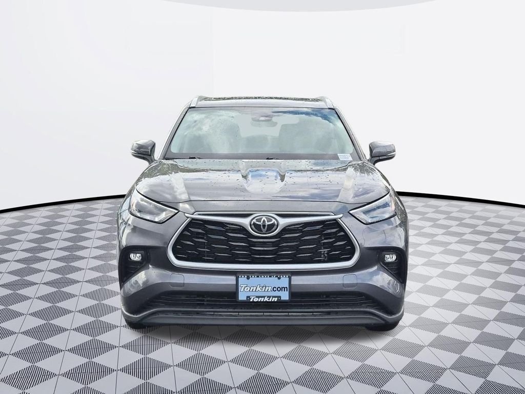 Used 2023 Magnetic Gray Metallic Toyota XLE image 7