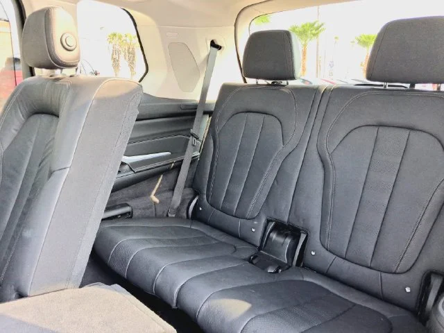 Used 2019 Gray BMW xDrive40i image 27