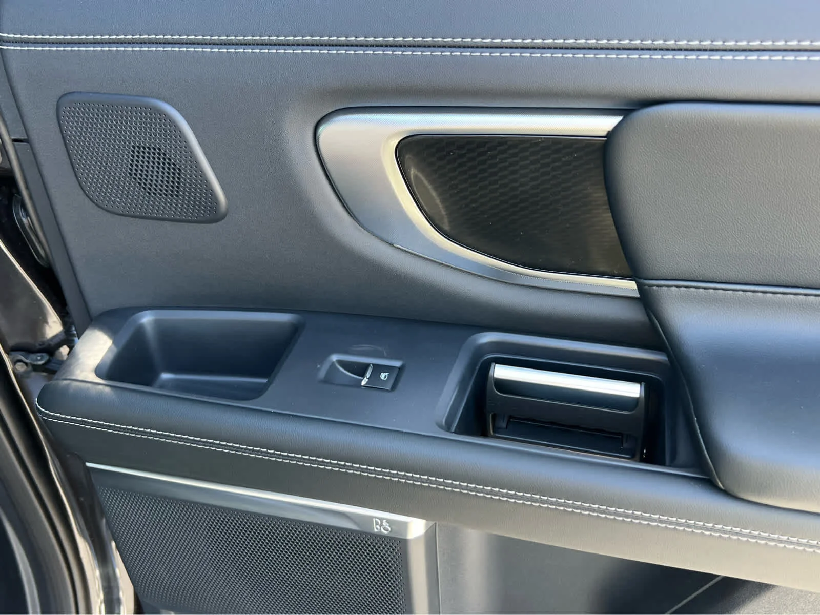 New 2026 Dark Matter Gray Metallic Ford MAX Platinum® image 23