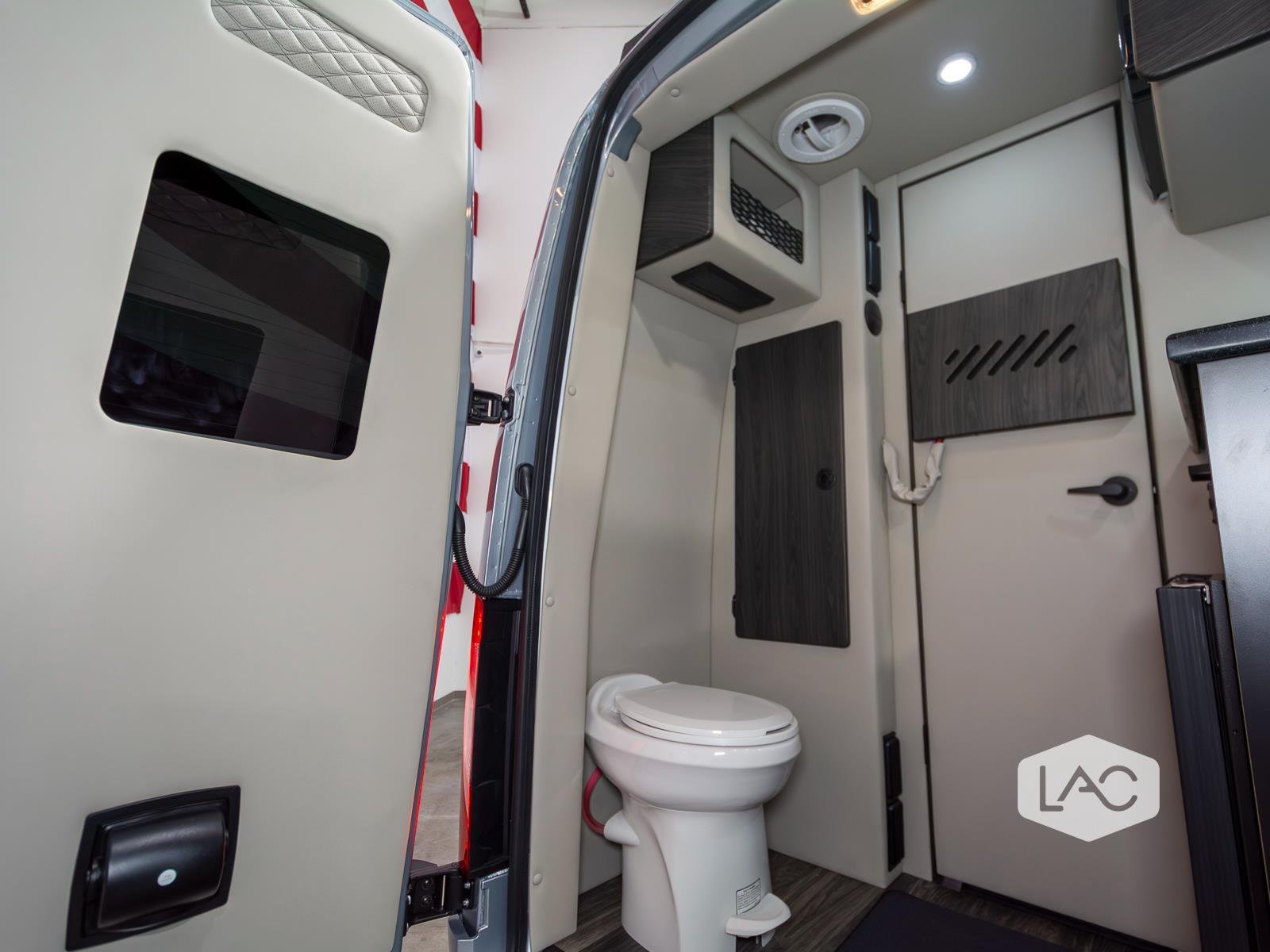 New 2026 Hightech Silver OGV LUXURY COACH AWD ADV PKG 2.1 w/ Comfort Seats image 20