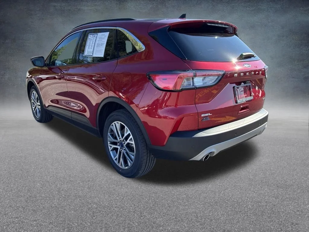 Used 2022 Red Ford SEL image 3