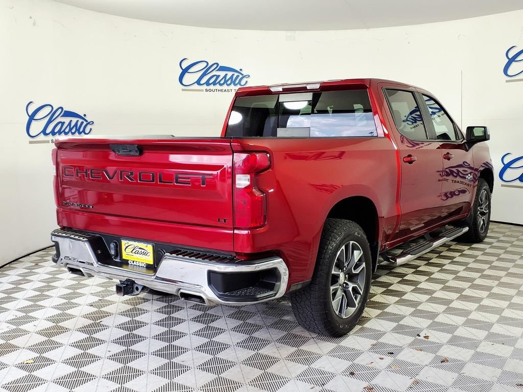 Used 2023 RADIANT RED TINTCOAT Chevrolet LT image 7
