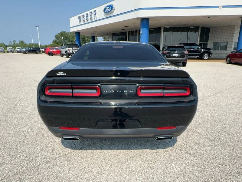 Used 2017 Pitch Black Dodge 2dr Cpe SXT Plus image 4