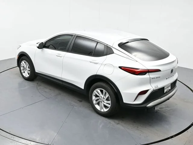 Used 2025 Summit White Buick Preferred image 33
