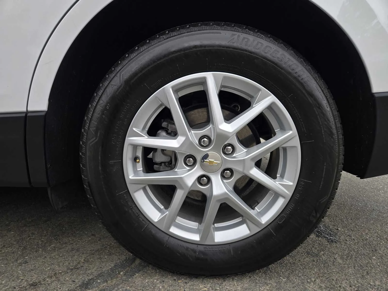 Used 2024 Summit White Chevrolet LT image 27