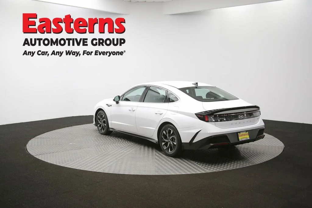 Used 2024 White Hyundai SEL image 64