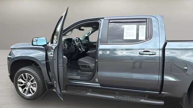 Used 2019 Gray Chevrolet RST image 13