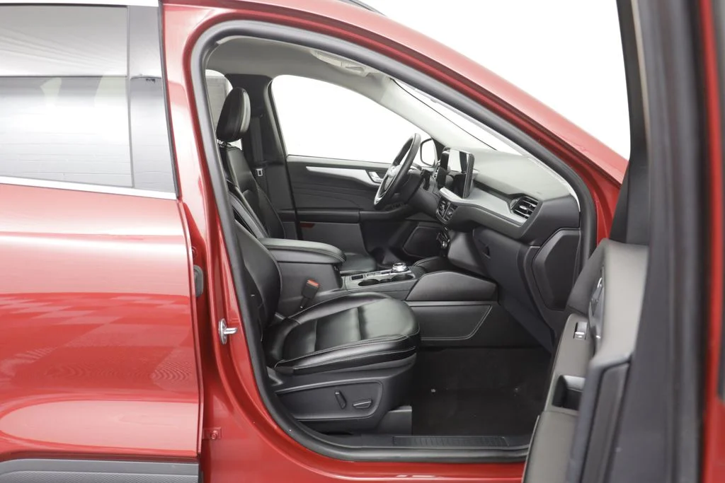 Used 2024 Rapid Red Metallic Tinted Clearcoat Ford Platinum image 19
