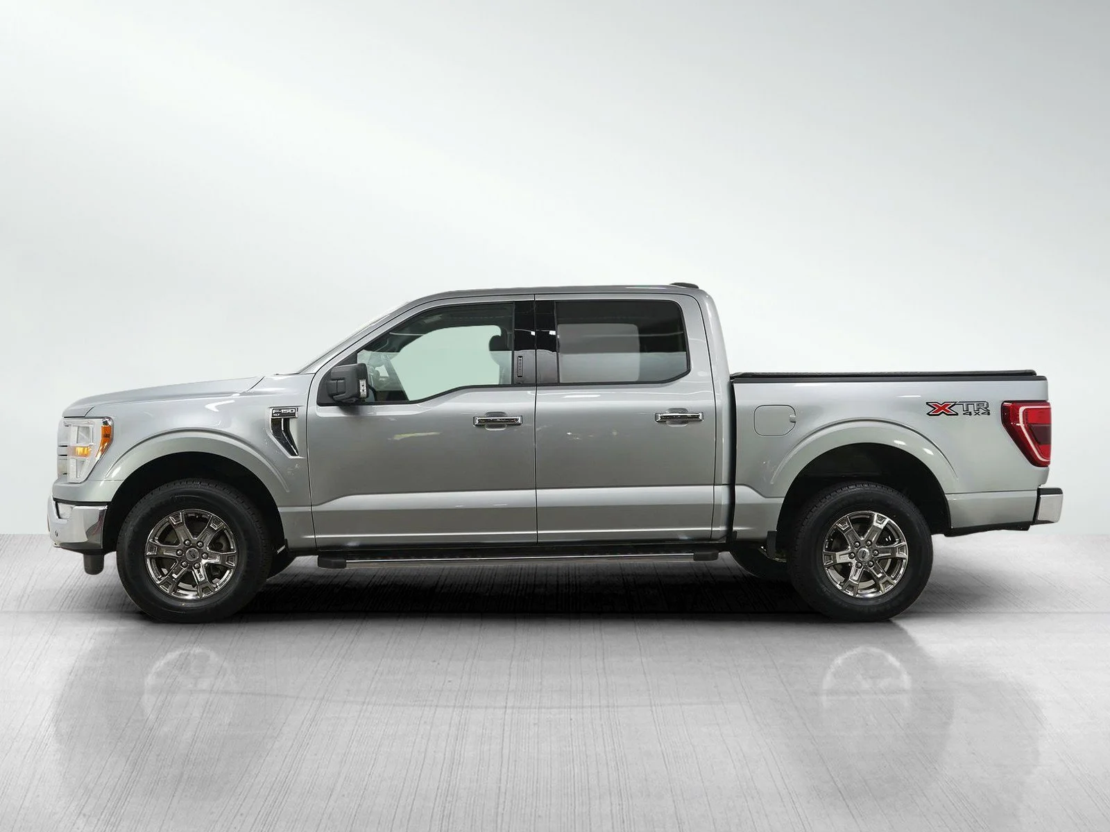 Used 2021 Ford F-150 XLT with VIN 1FTEW1EP8MKD75435 for sale in Burnsville, Minnesota